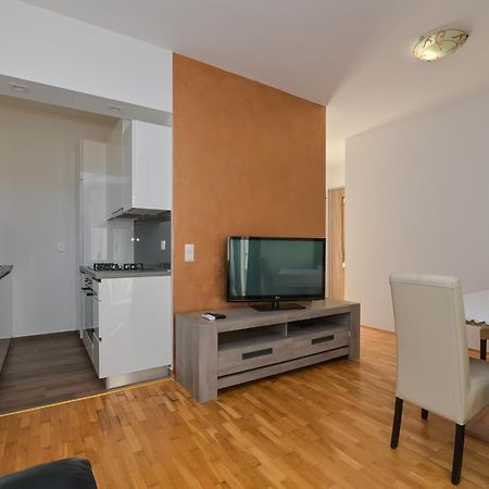 Apartment Center Ana Novalja Luaran gambar